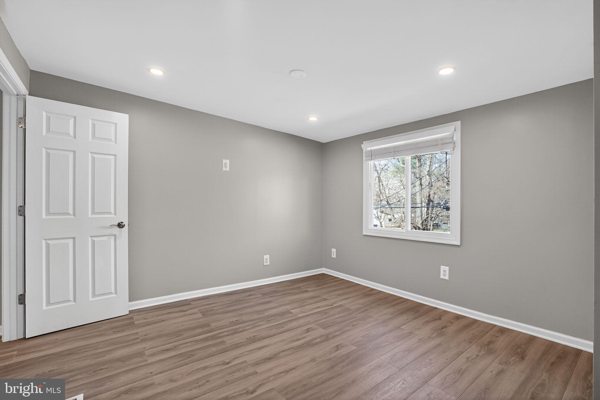 MOYERS PARK - Residential