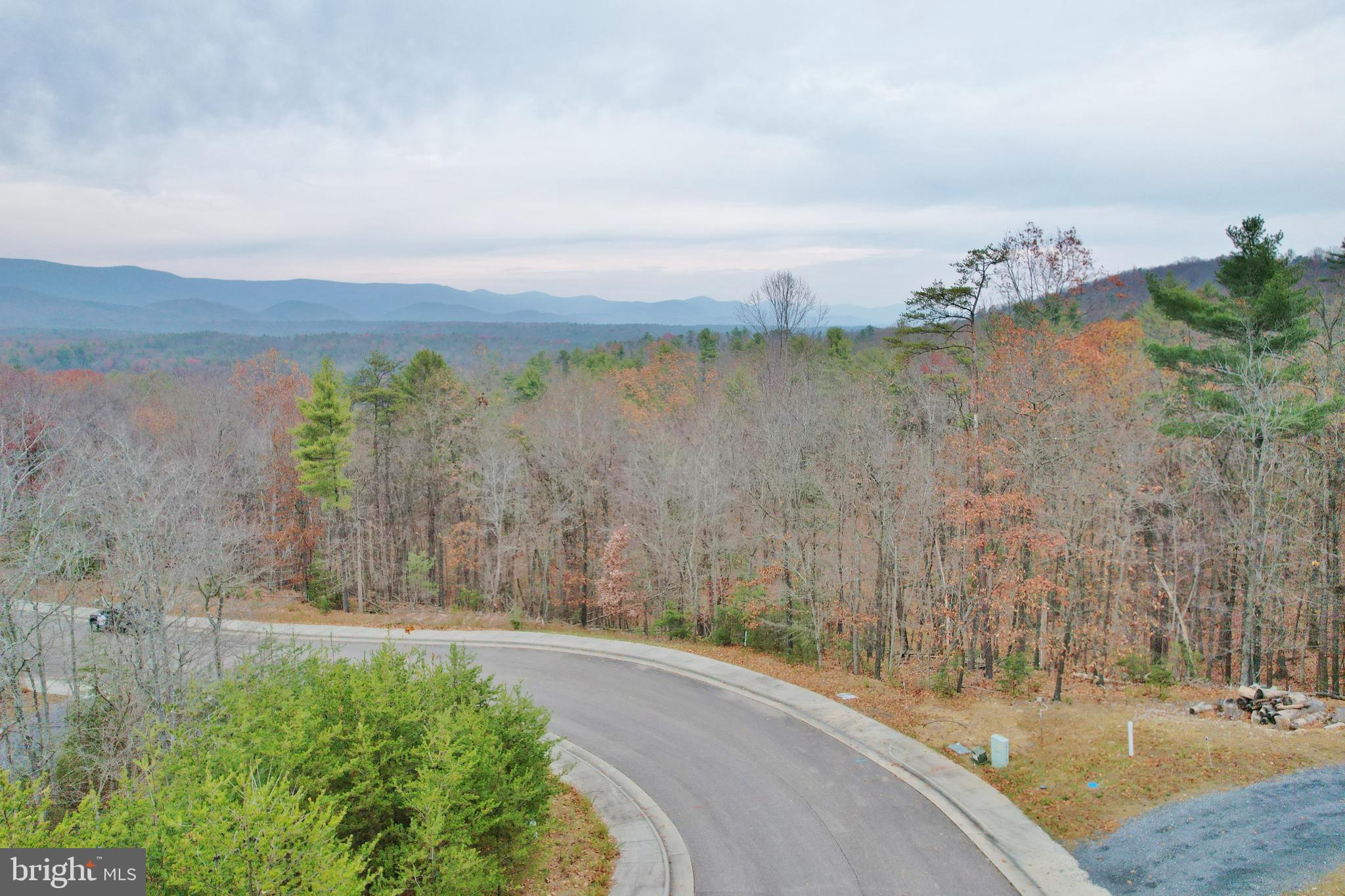 CREEK VALLEY - Land