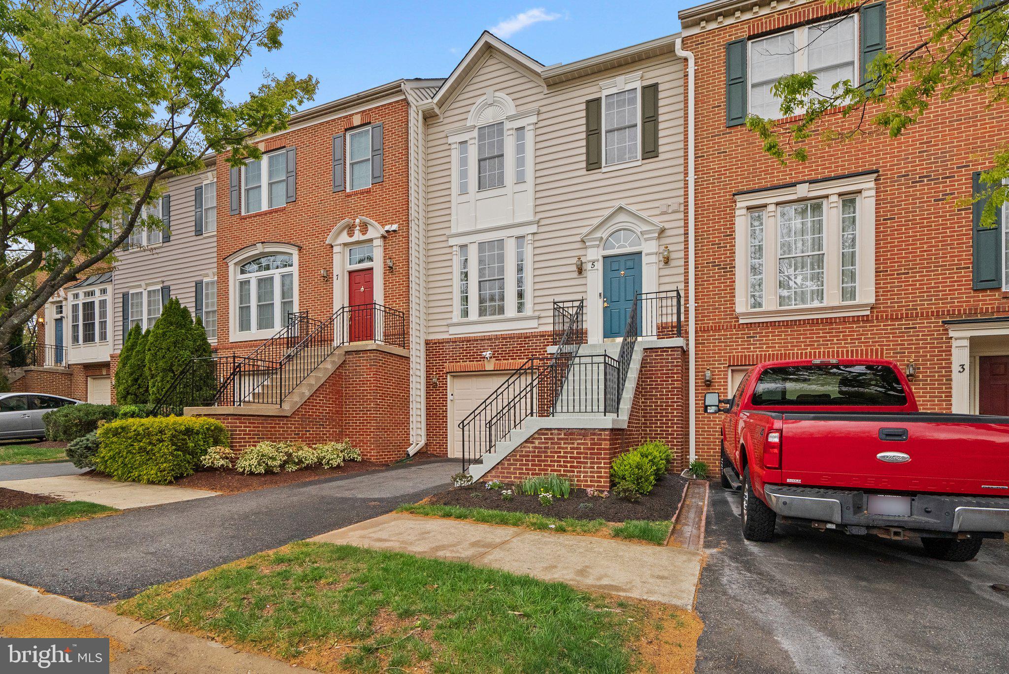 KINGSVIEW VILLAGE - Residential
