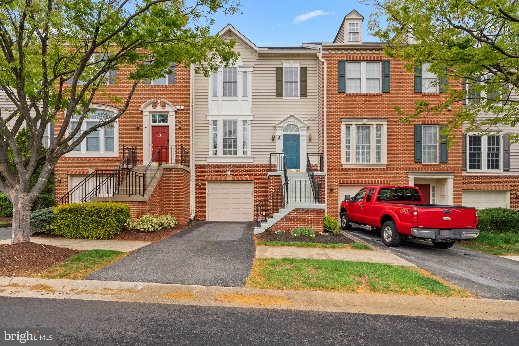 KINGSVIEW VILLAGE - Residential