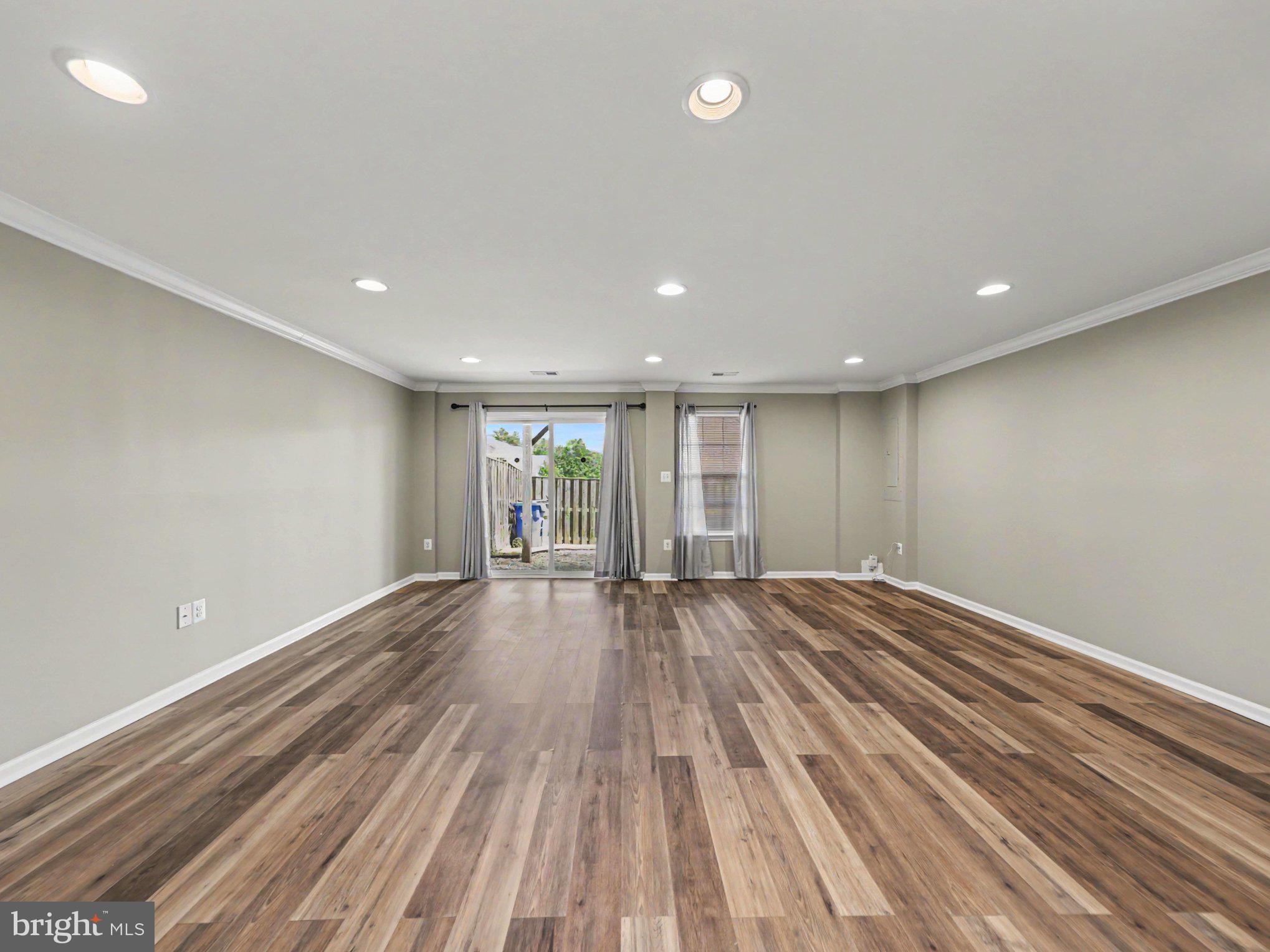LAFAYETTE CROSSING - Residential