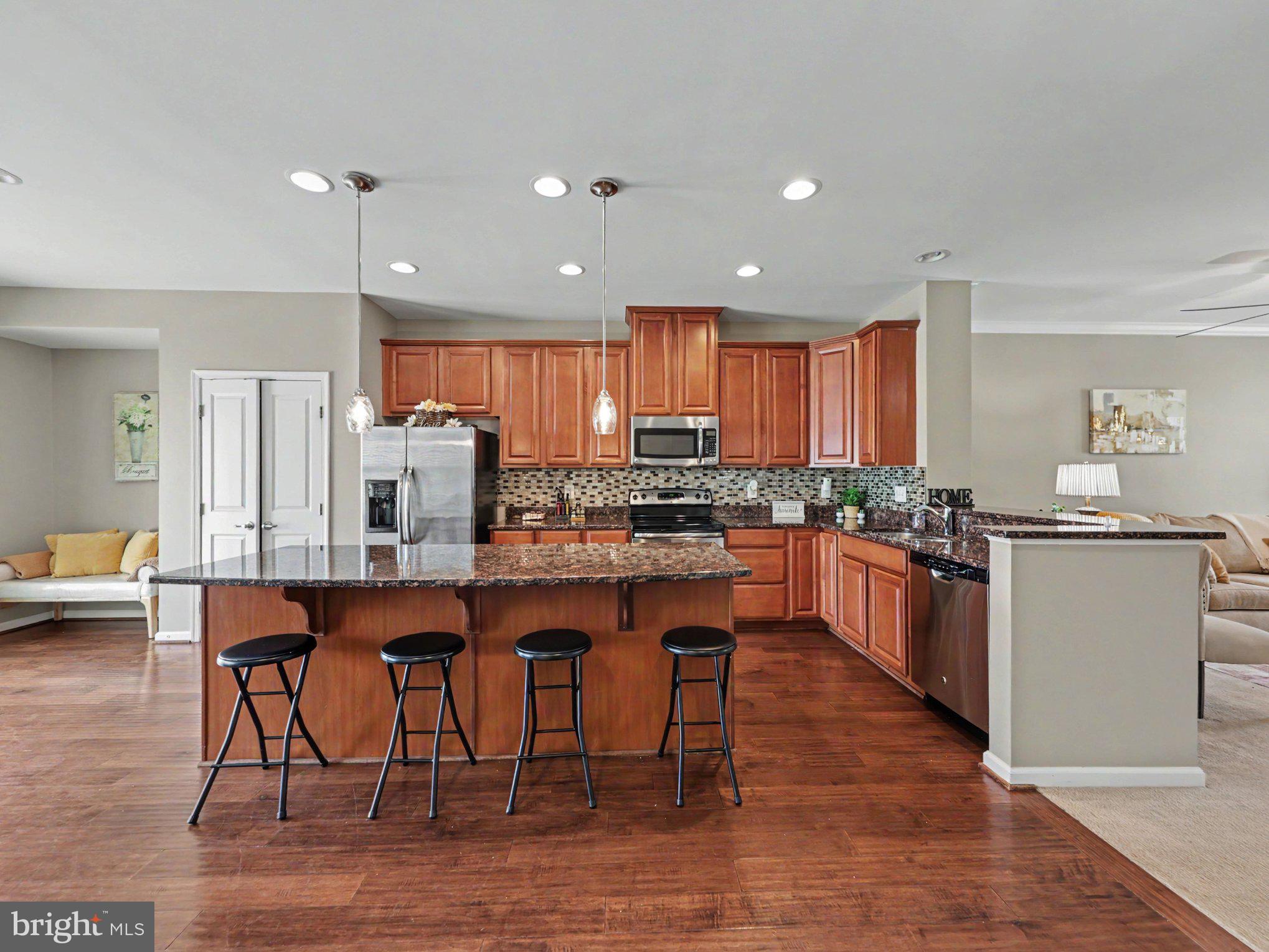 LAFAYETTE CROSSING - Residential