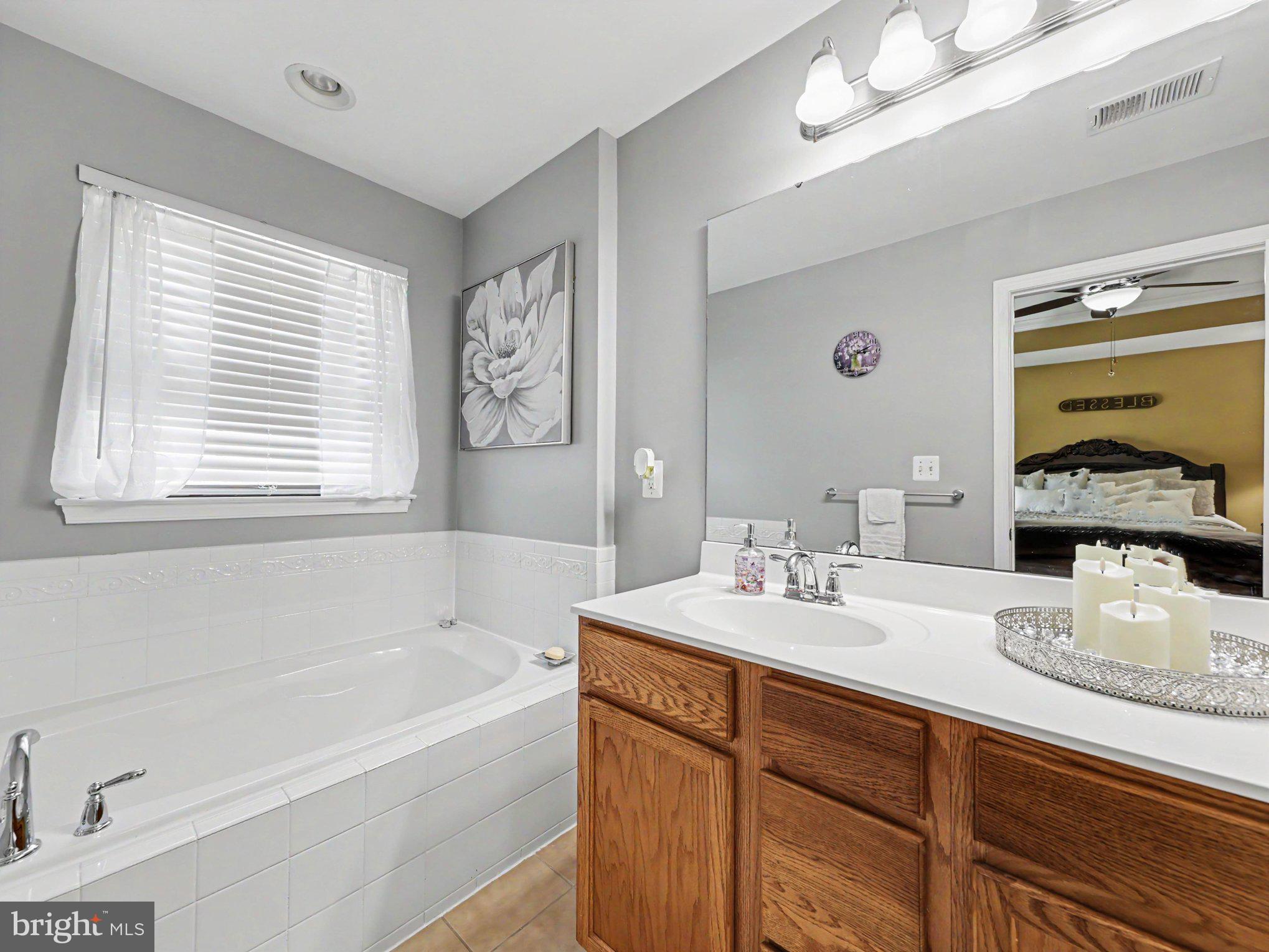 LAFAYETTE CROSSING - Residential
