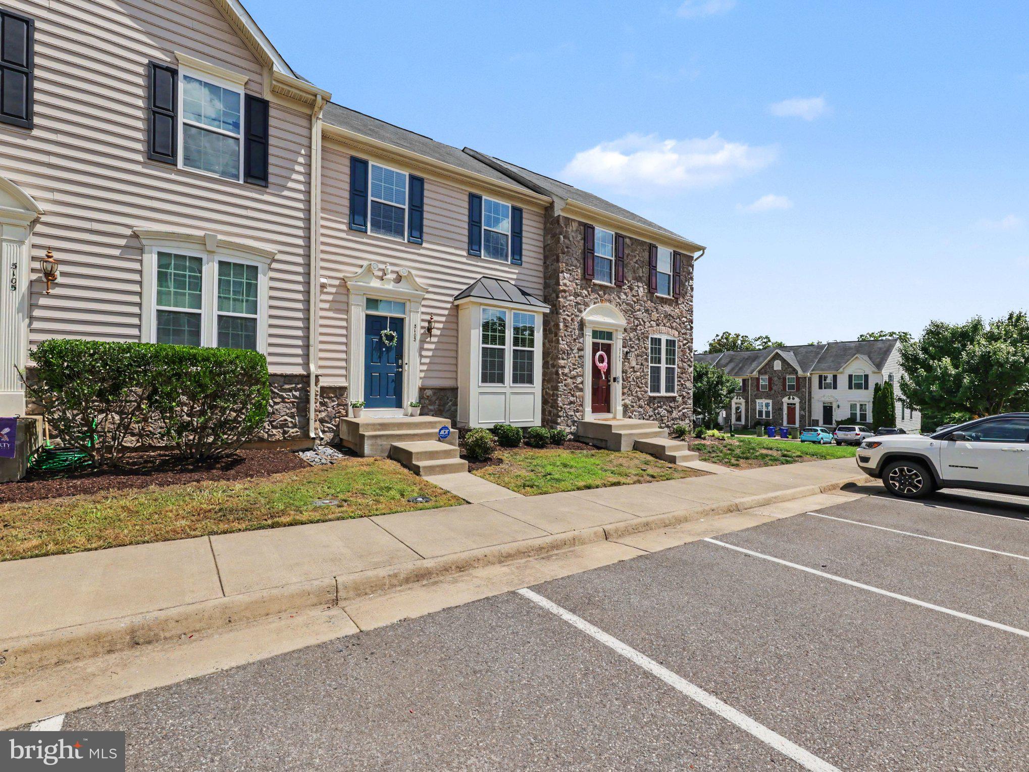 LAFAYETTE CROSSING - Residential
