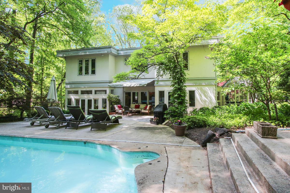 BRADLEY HILLS GROVE - Residential