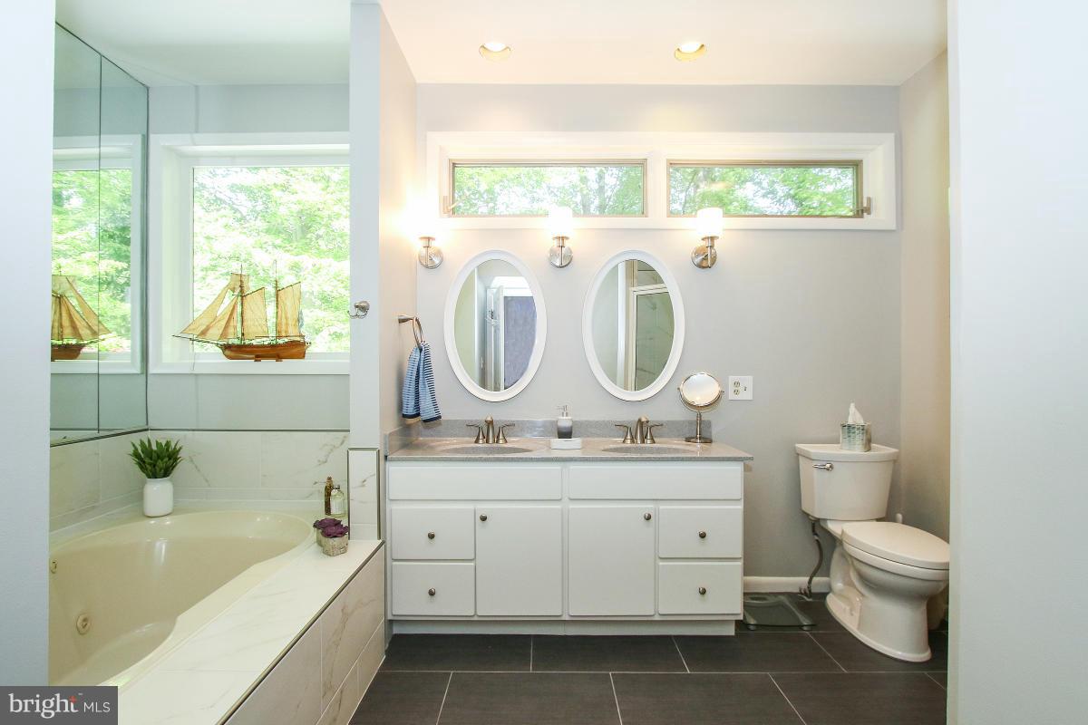BRADLEY HILLS GROVE - Residential