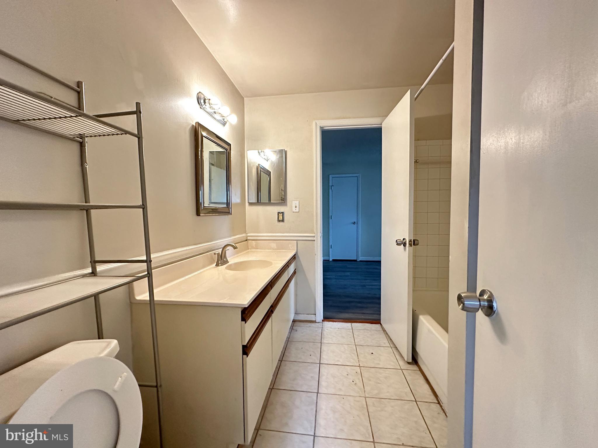 VISTAS 2 AT LAUREL - Residential Lease