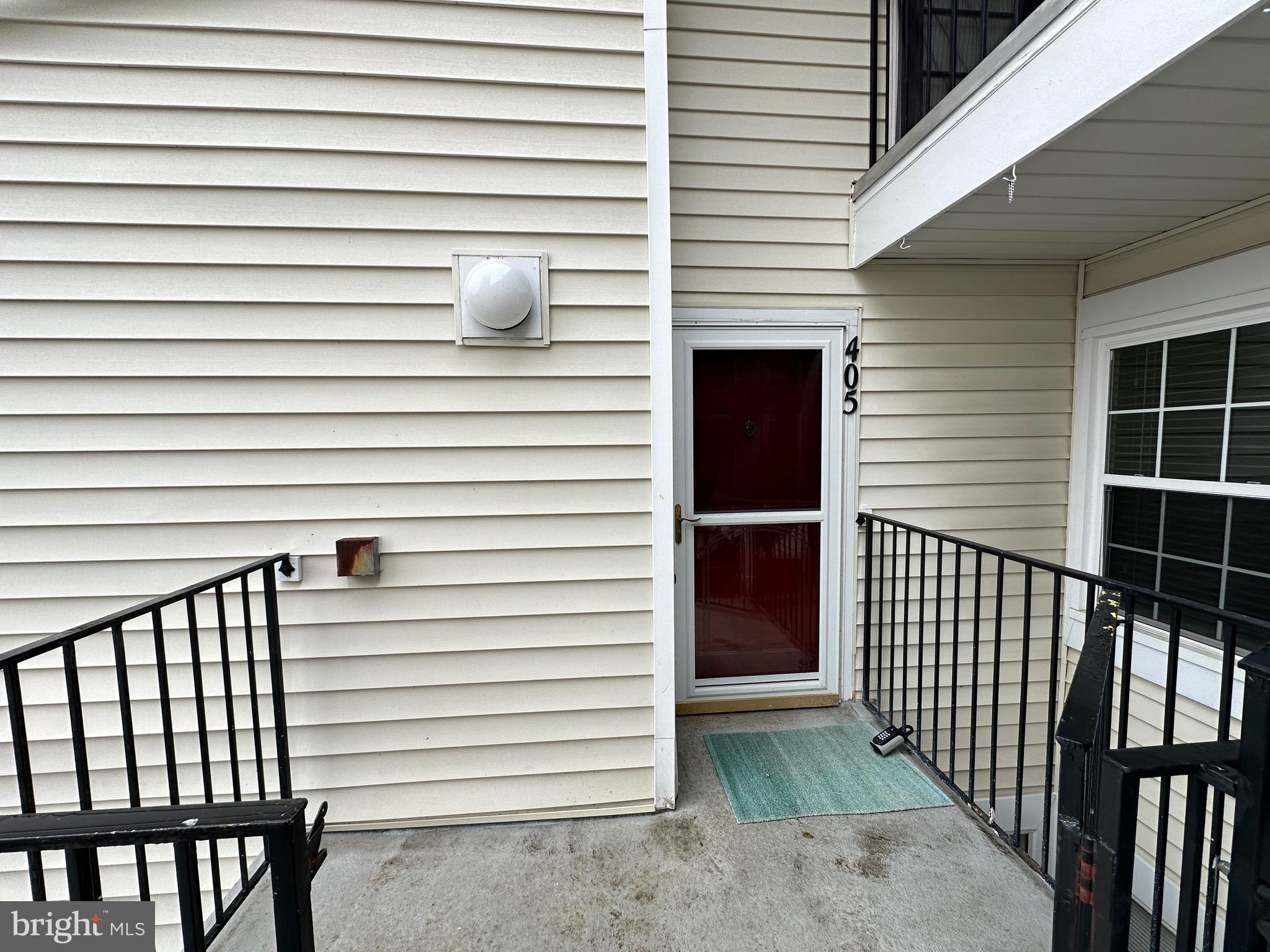 VISTAS 2 AT LAUREL - Residential Lease