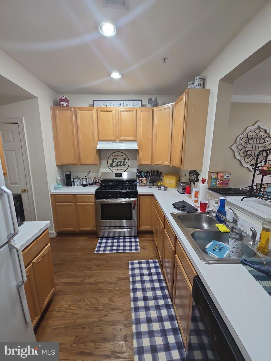 COURTLANDS AT CASCADES - Residential Lease