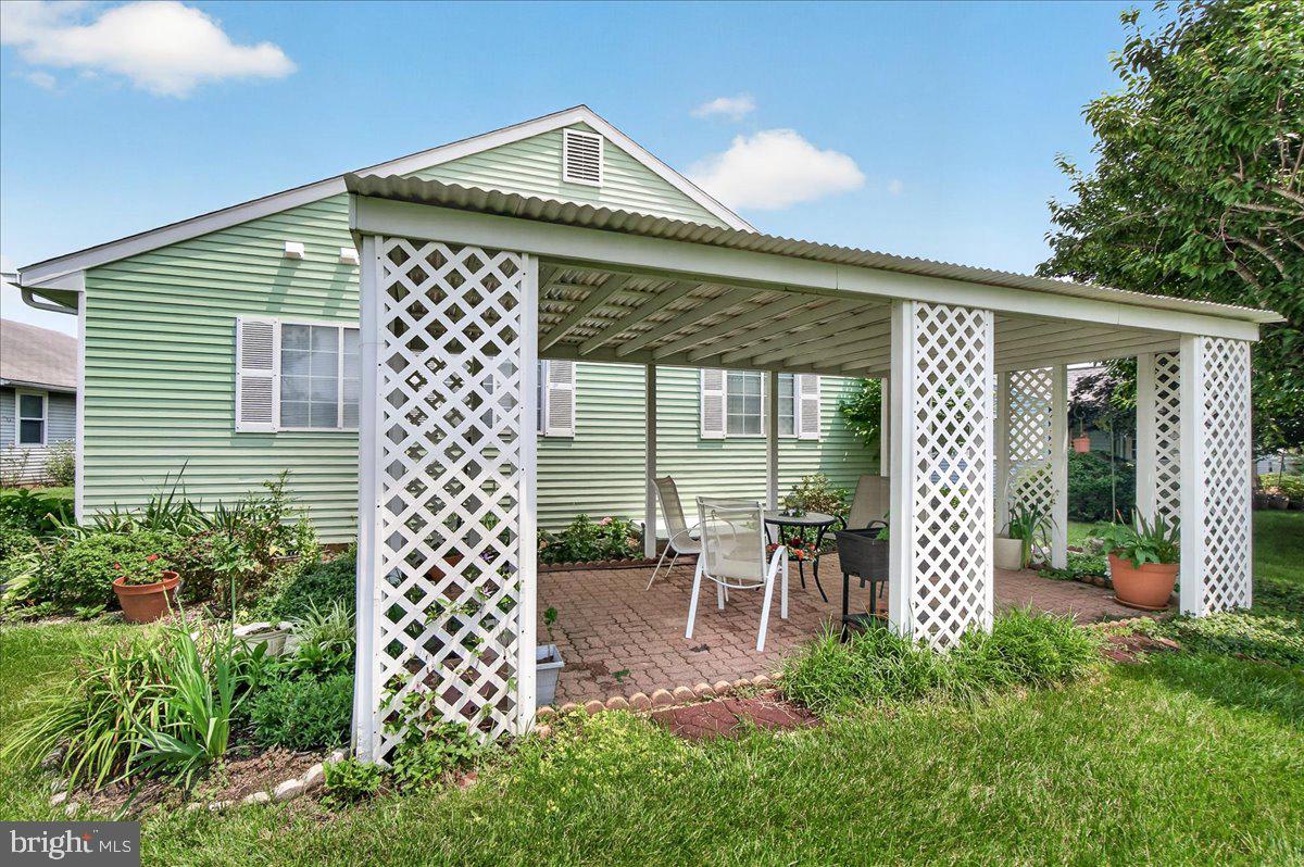 CRESTWOOD VILLAGE - Residential