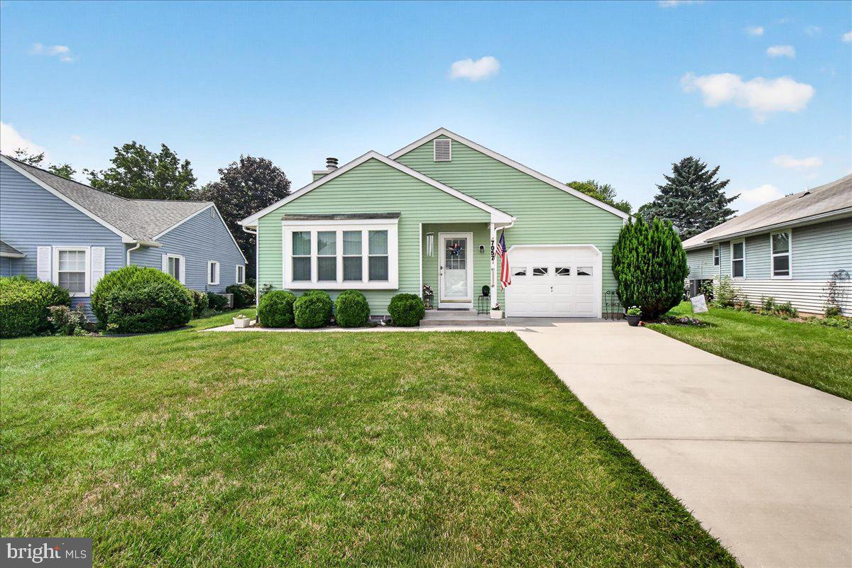CRESTWOOD VILLAGE - Residential