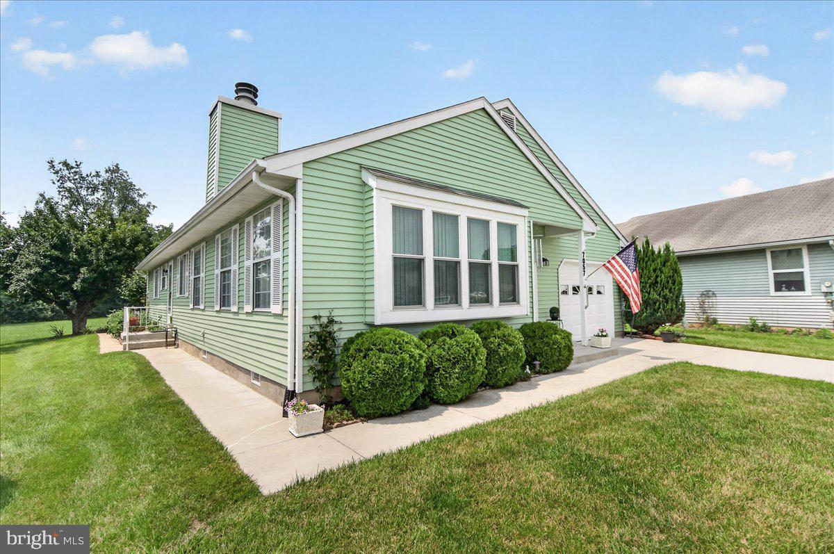 CRESTWOOD VILLAGE - Residential