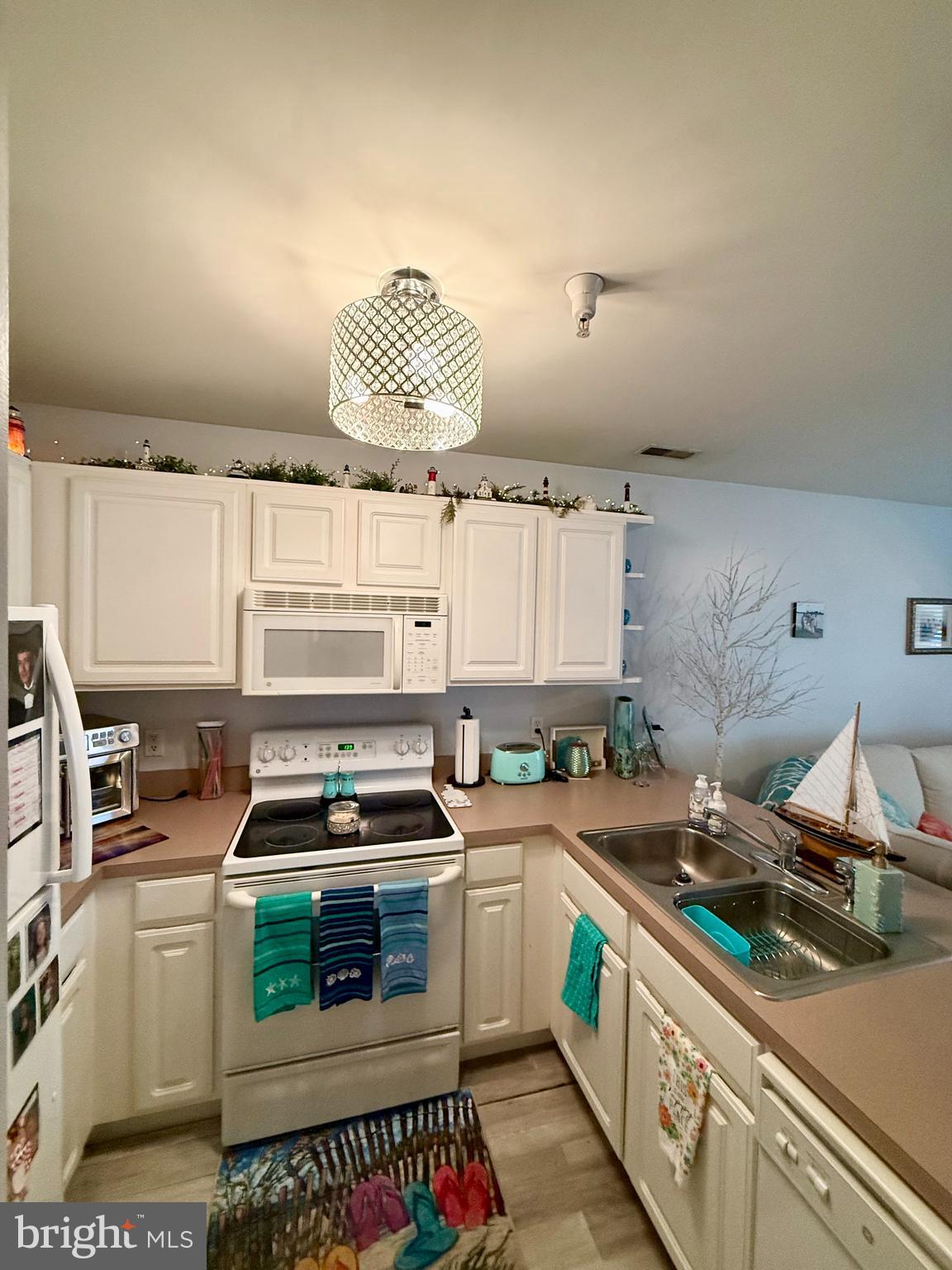 AVALON RETIREMENT COMM - Residential