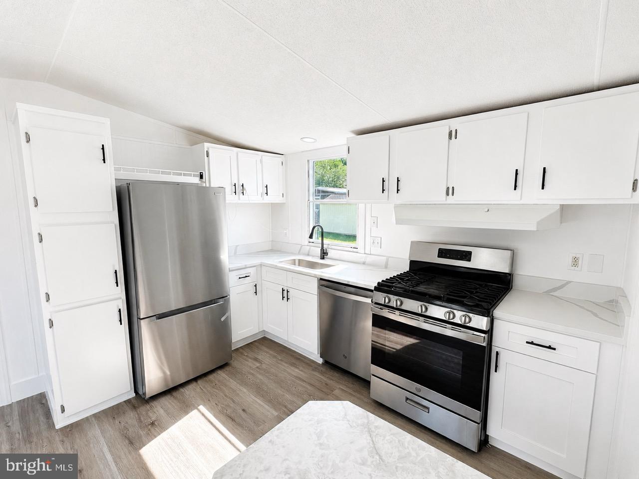 BOONE'S MOBILE ESTATES - Residential