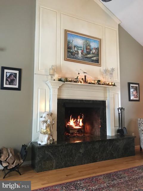NORTH SHORE COURT - Residential