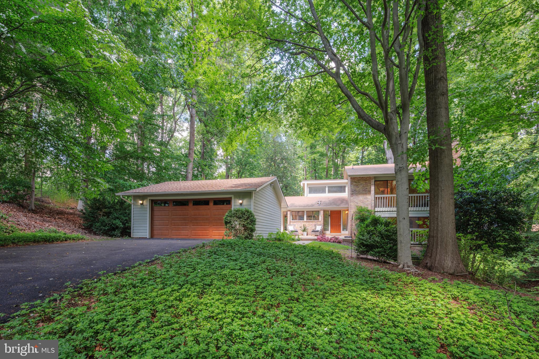 CONGRESSIONAL COUNTRY CLUB ESTATES - Residential