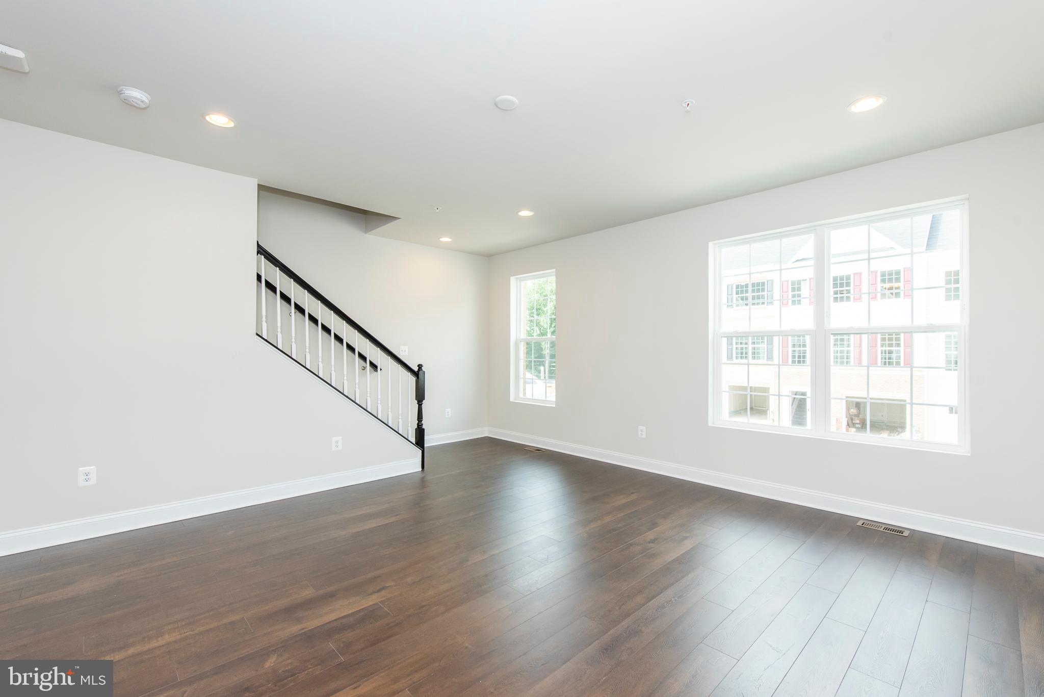 SPRING CREEK - Residential