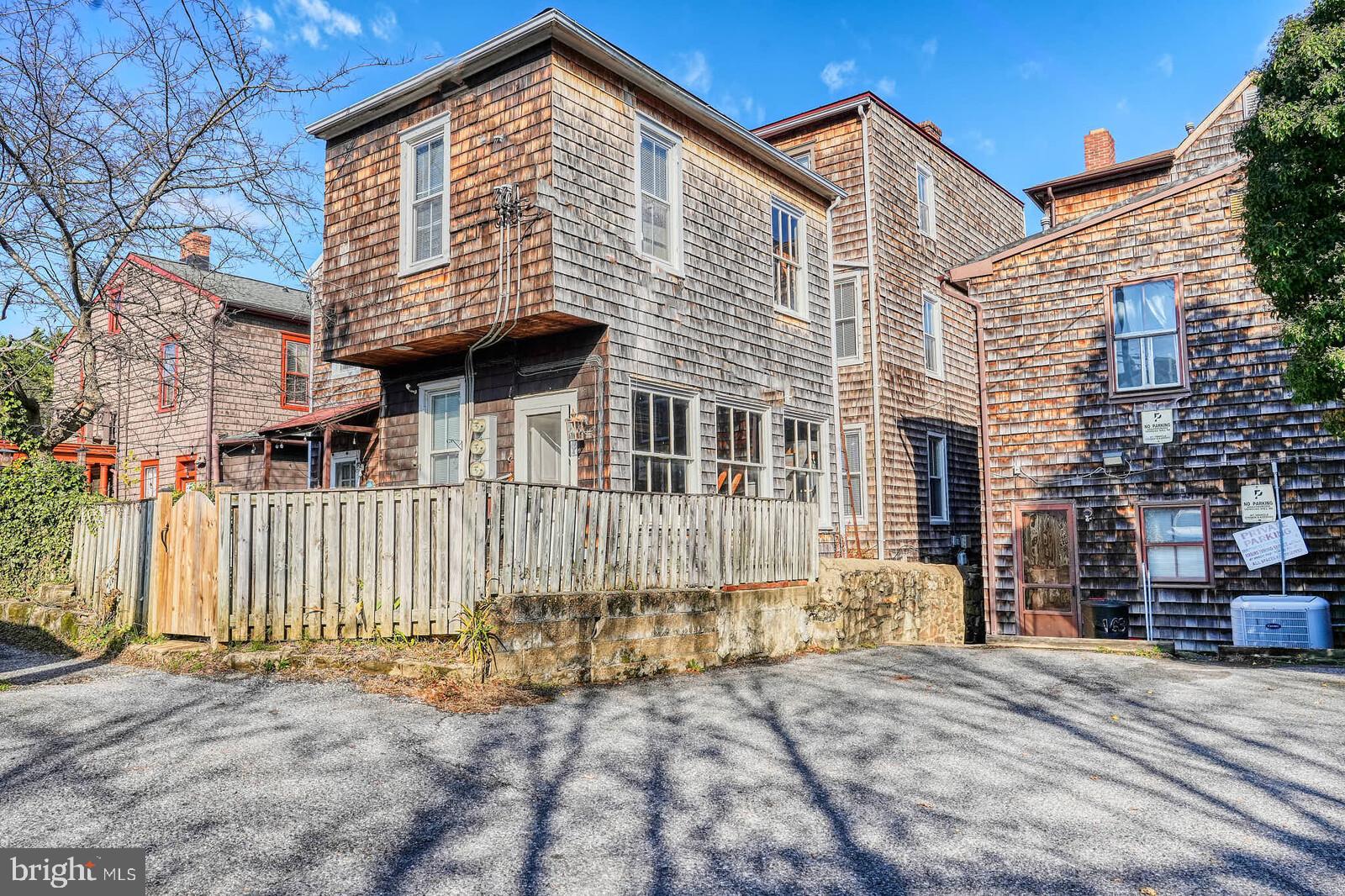 HISTORIC DISTRICT - Residential