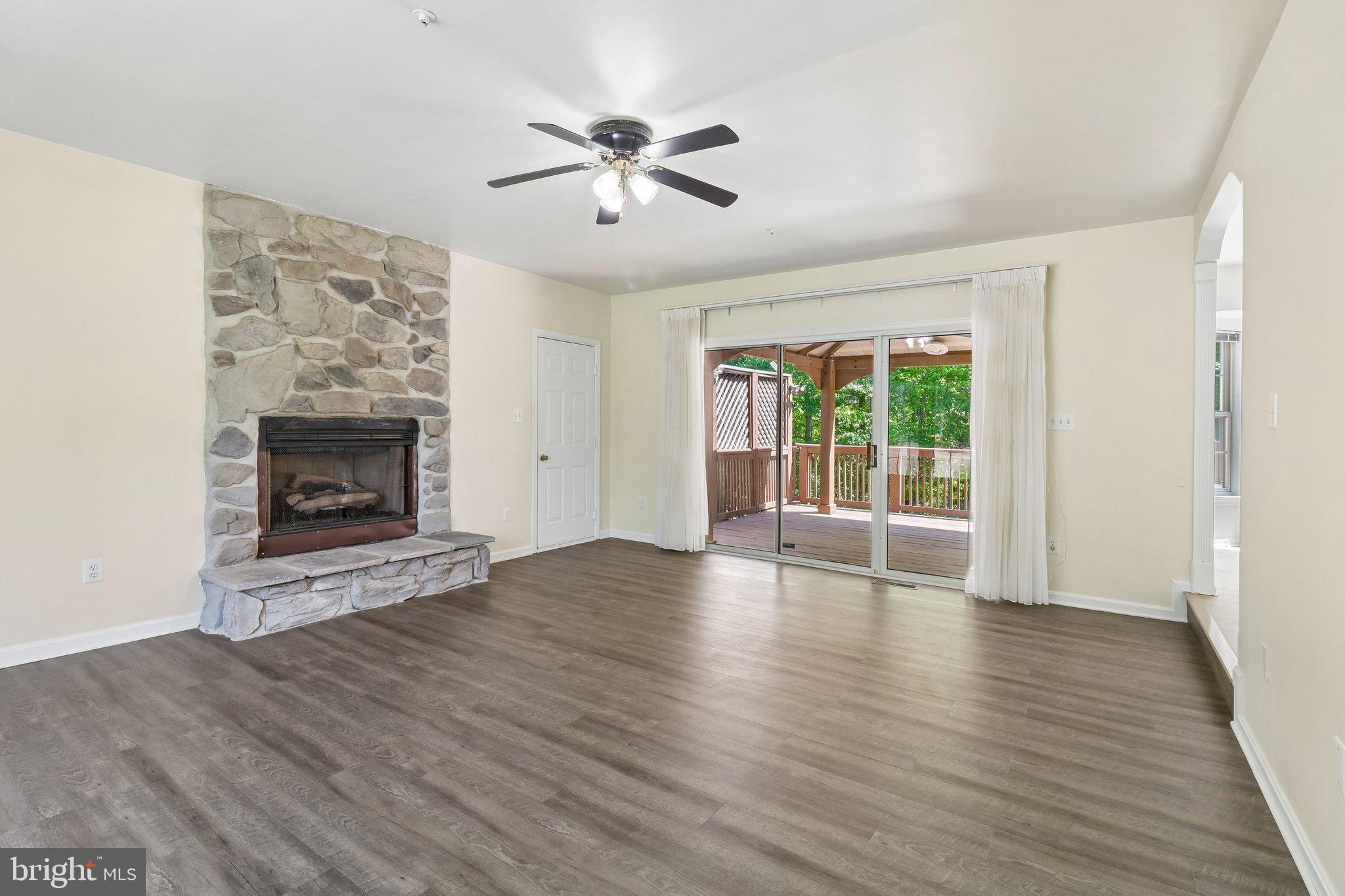 THORNWOOD KNOLL-PLAT 4> - Residential