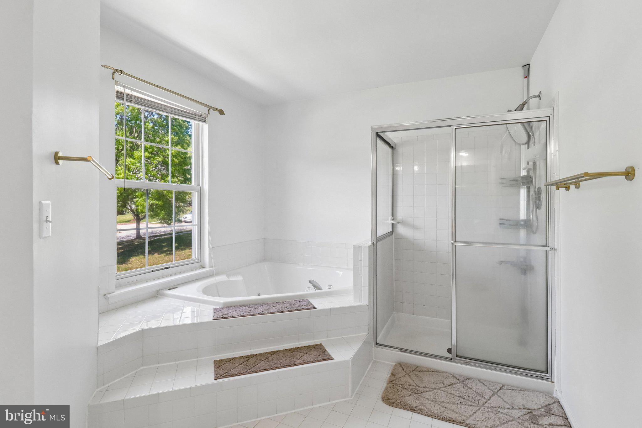 THORNWOOD KNOLL-PLAT 4> - Residential
