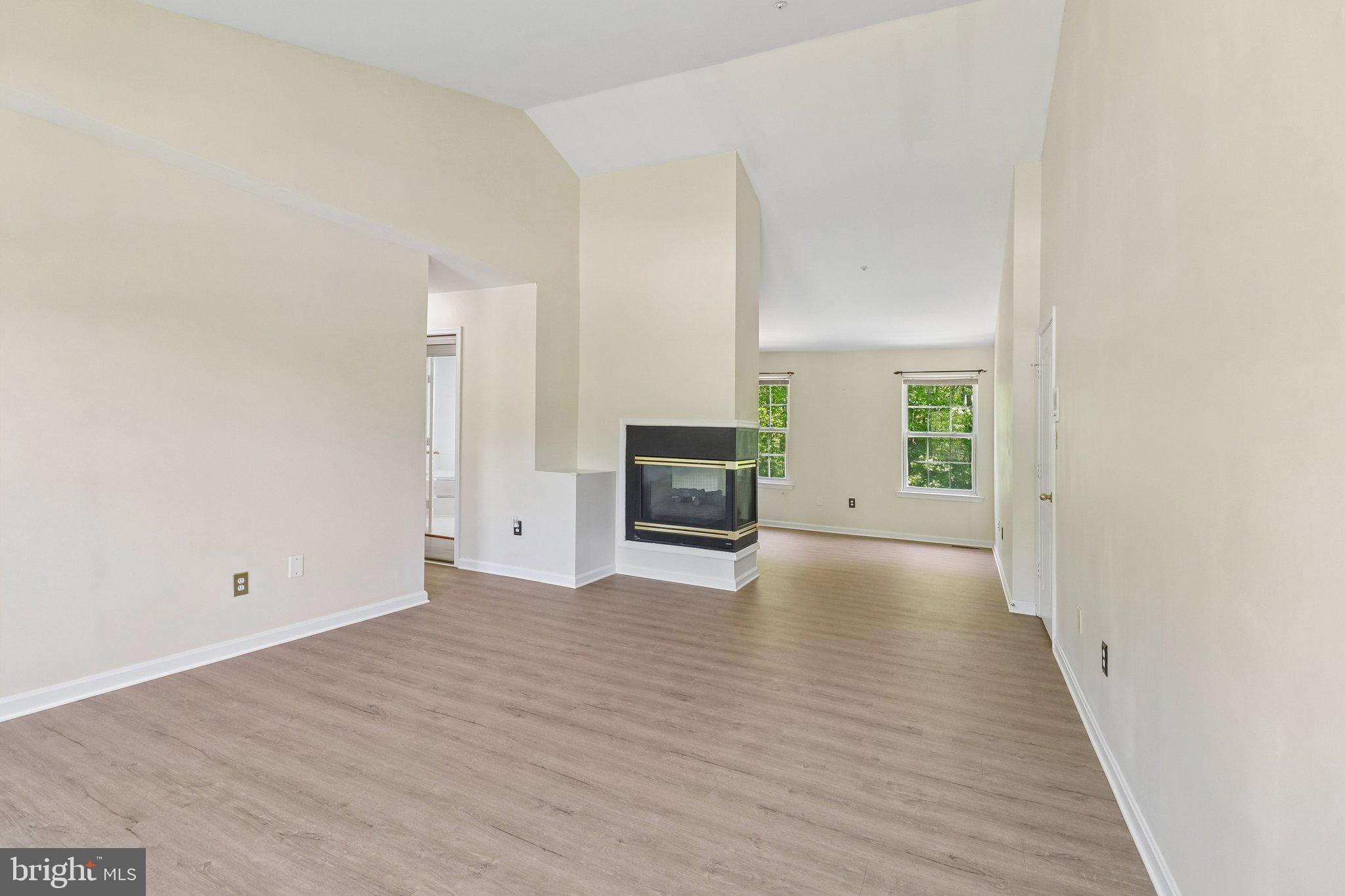 THORNWOOD KNOLL-PLAT 4> - Residential