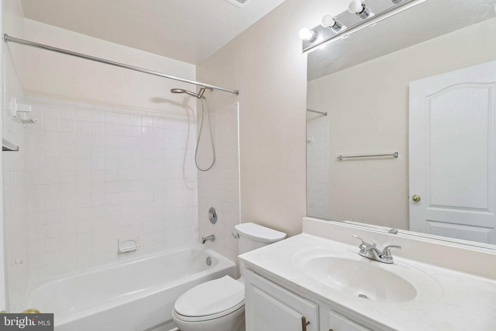 THORNWOOD KNOLL-PLAT 4> - Residential