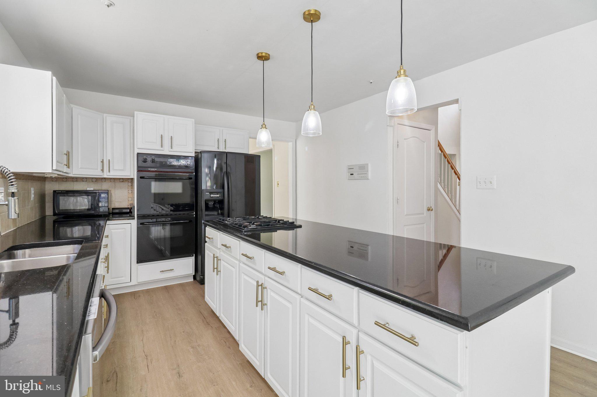 THORNWOOD KNOLL-PLAT 4> - Residential