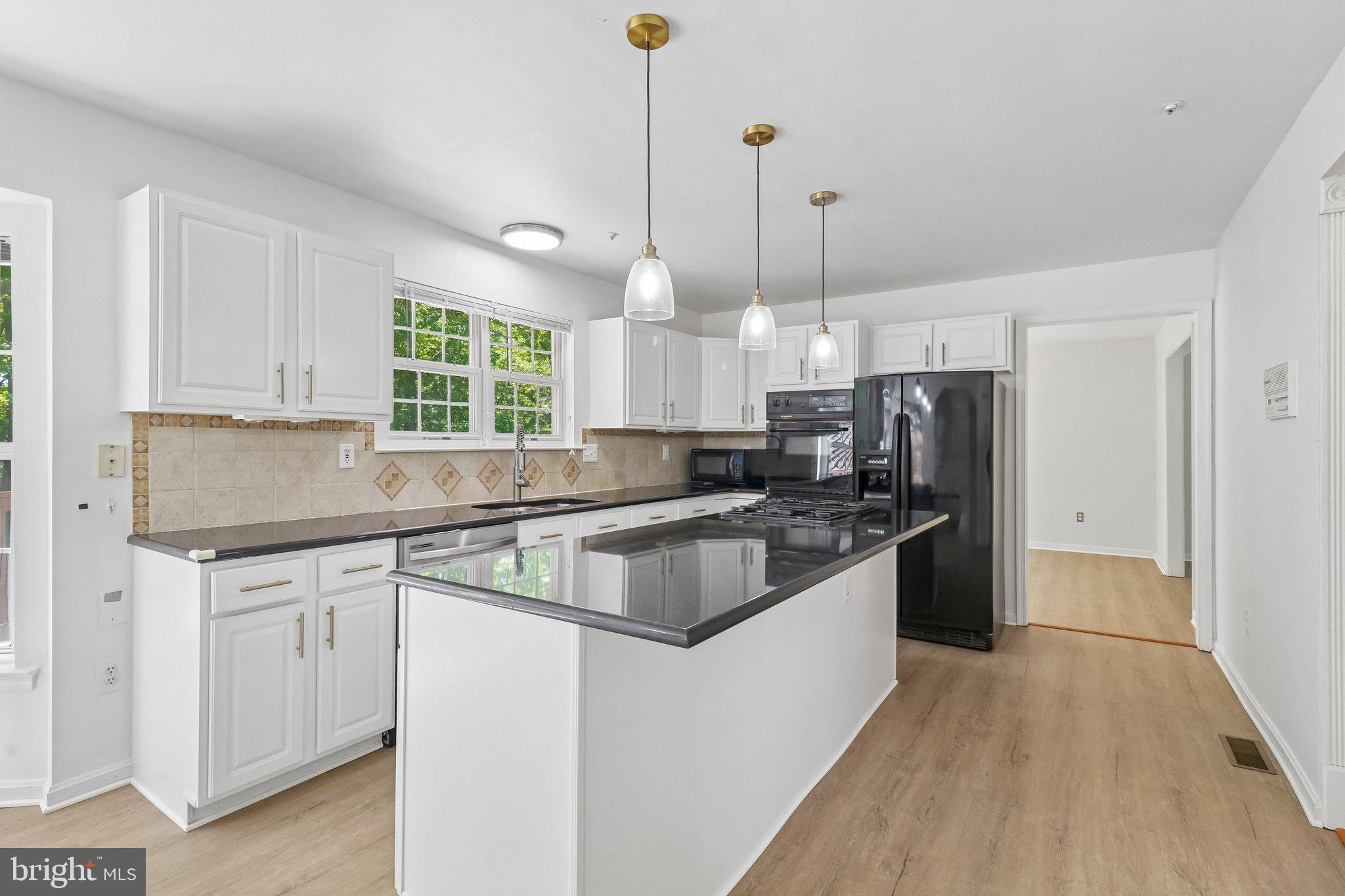THORNWOOD KNOLL-PLAT 4> - Residential