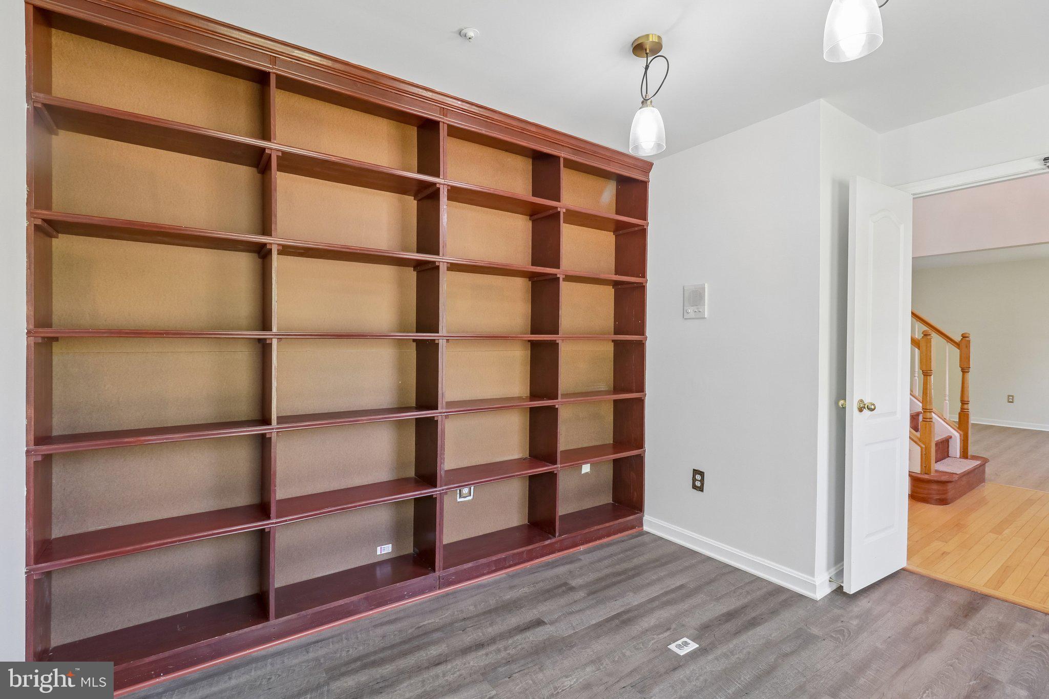 THORNWOOD KNOLL-PLAT 4> - Residential