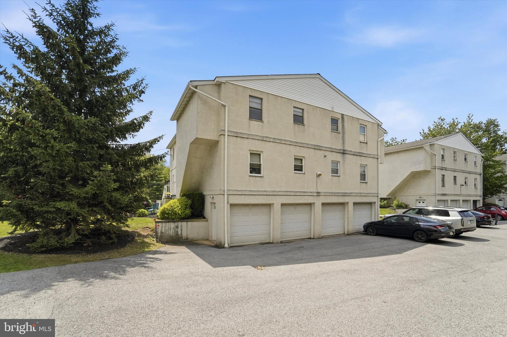 LANSDALE - Residential