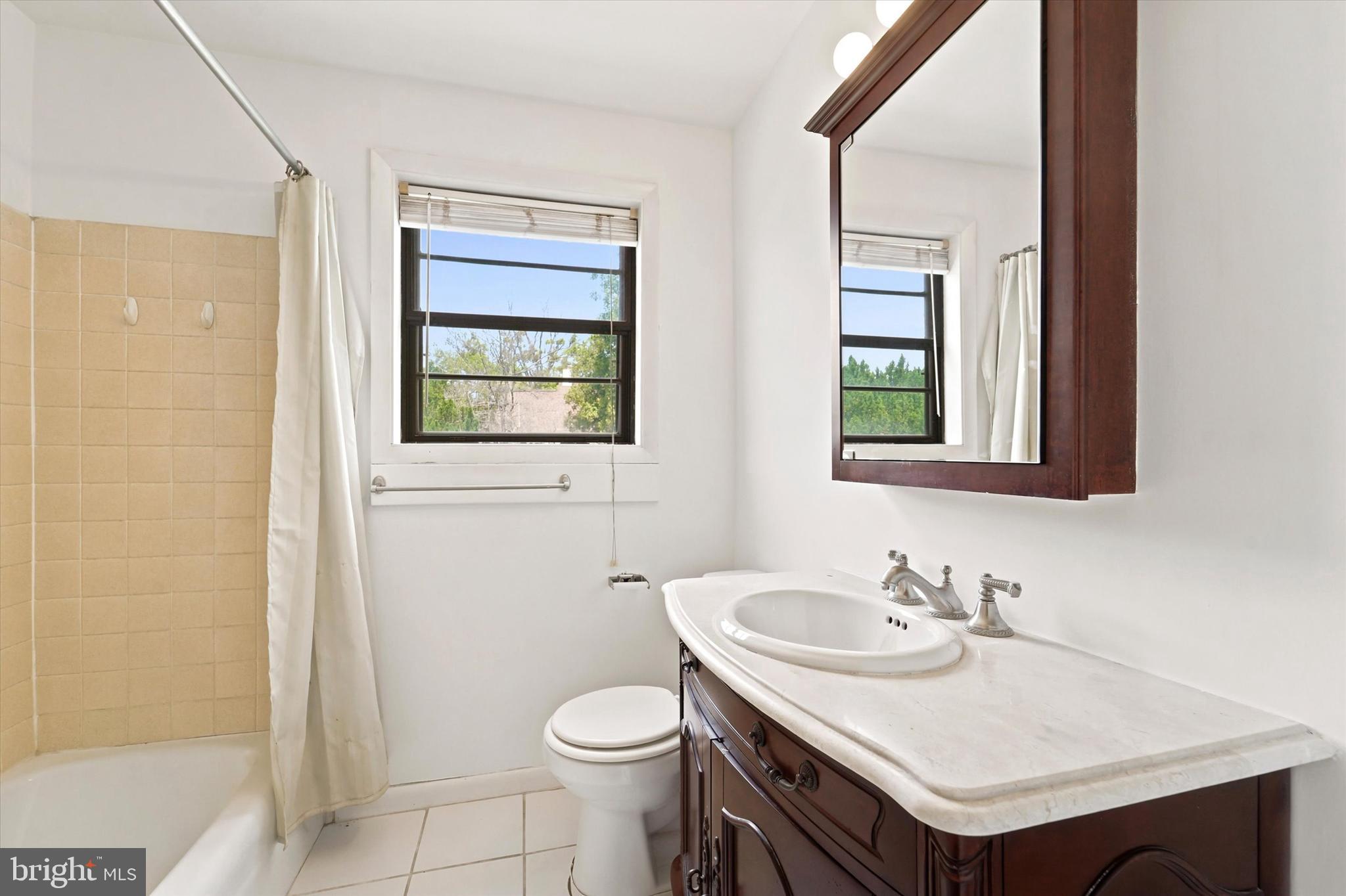 LANSDALE - Residential