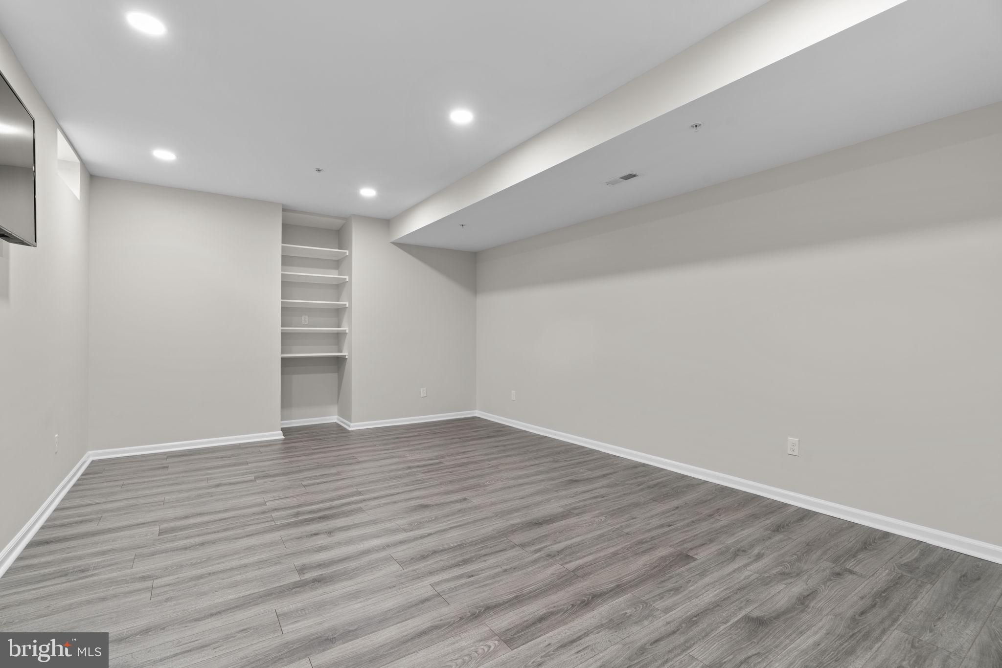 RETREAT AT LIBERTY MILL - Residential