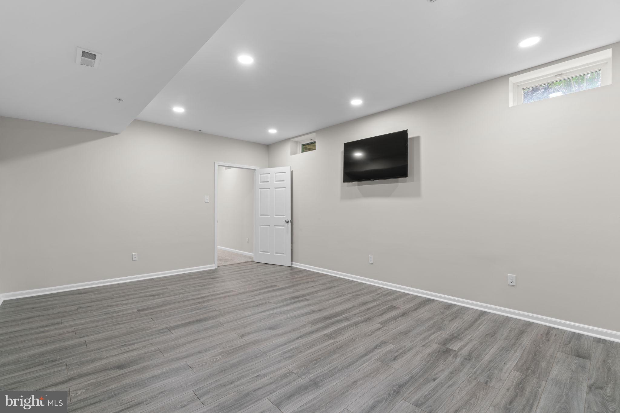 RETREAT AT LIBERTY MILL - Residential