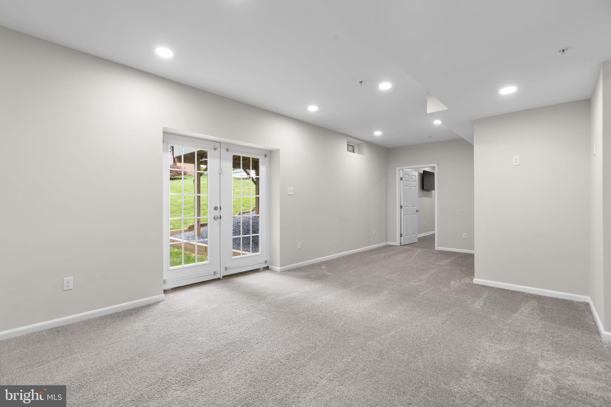 RETREAT AT LIBERTY MILL - Residential