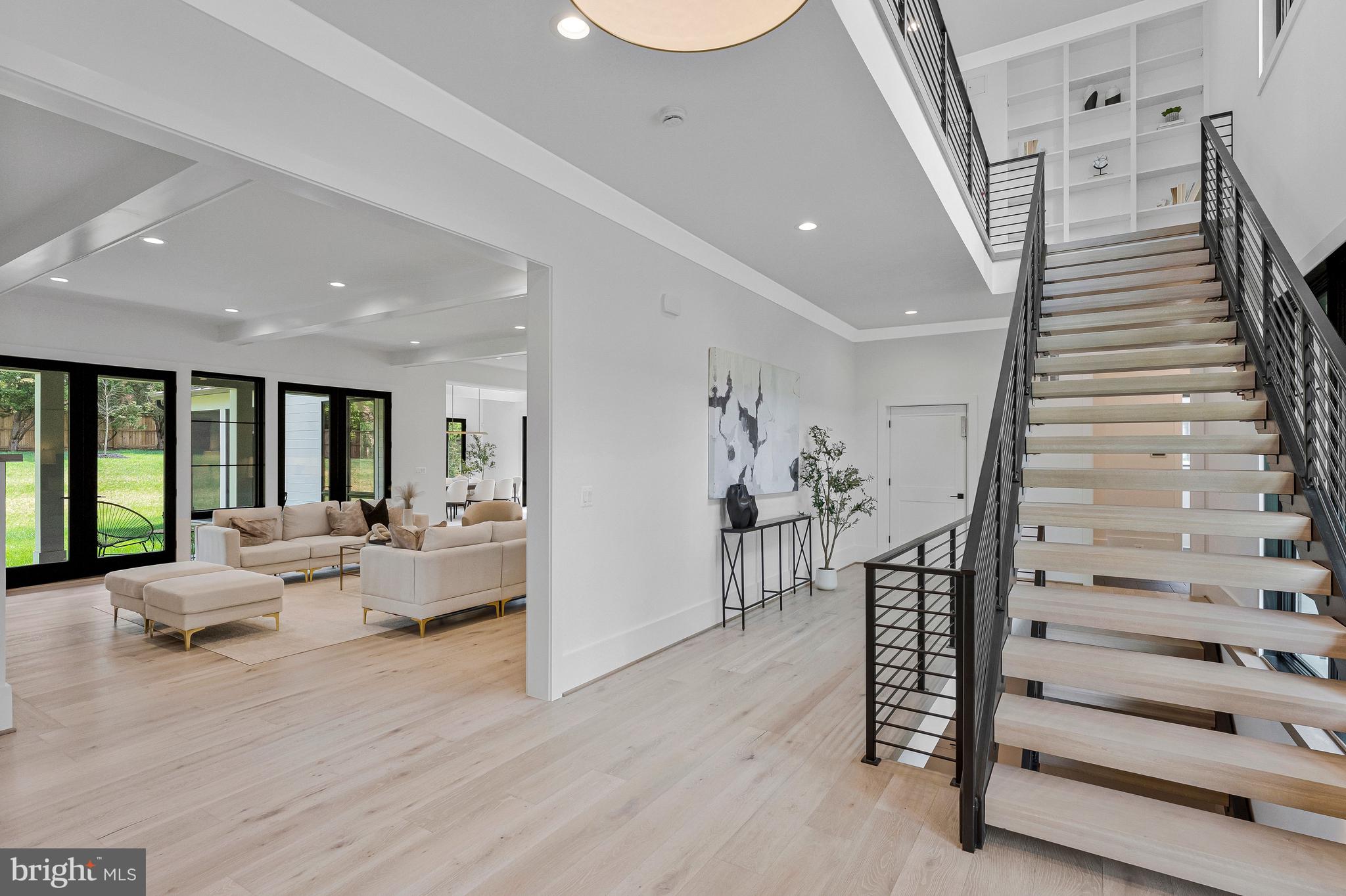 INGLESIDE - Residential