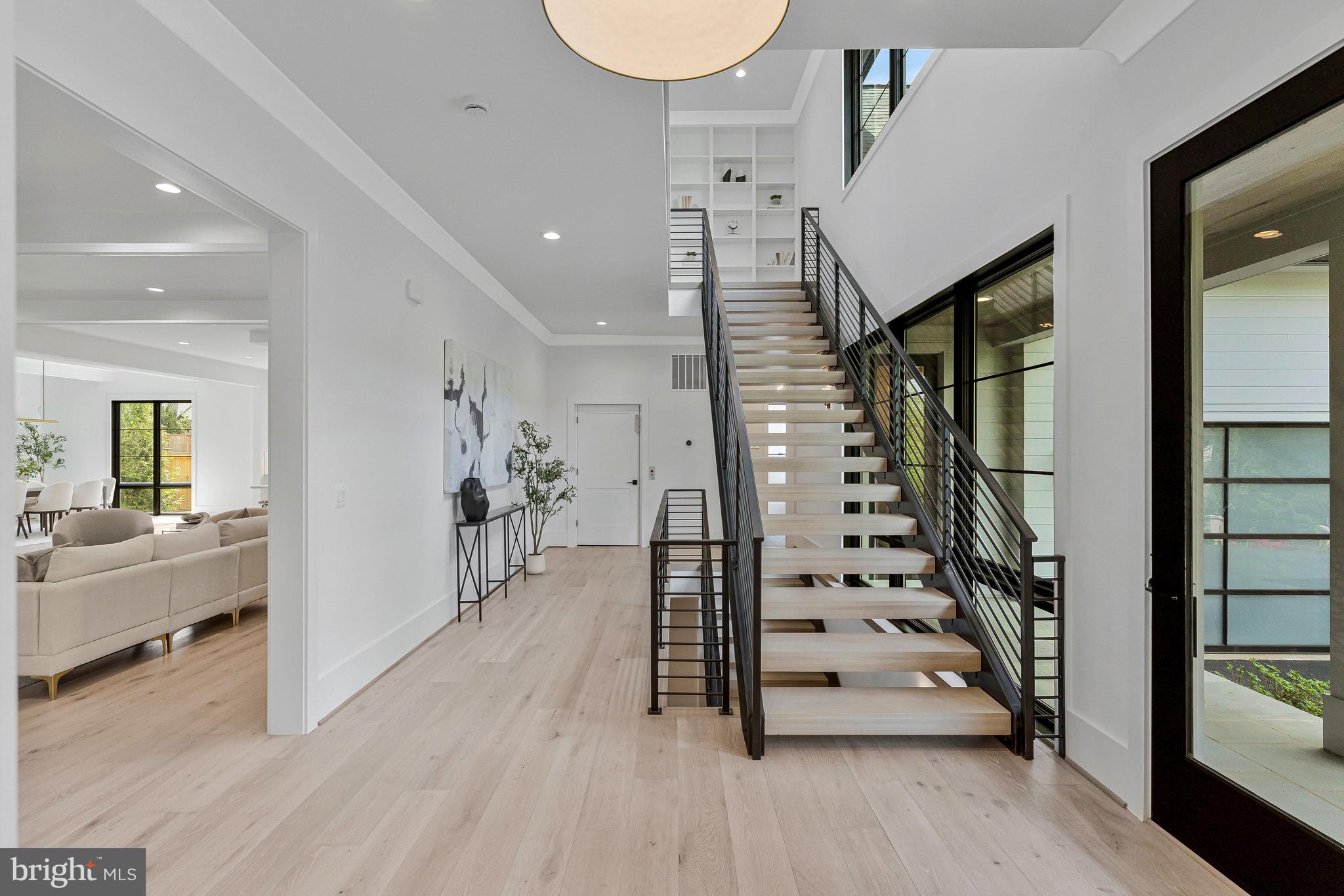 INGLESIDE - Residential