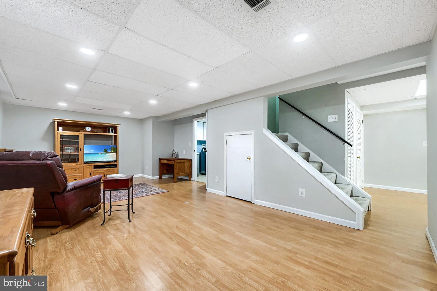 REDLAND STATION - Residential