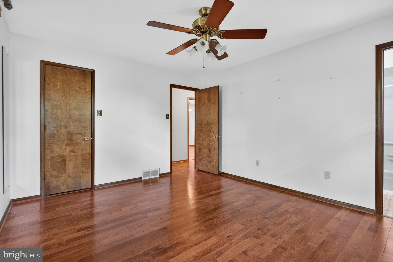 INDIAN CREEK - Residential