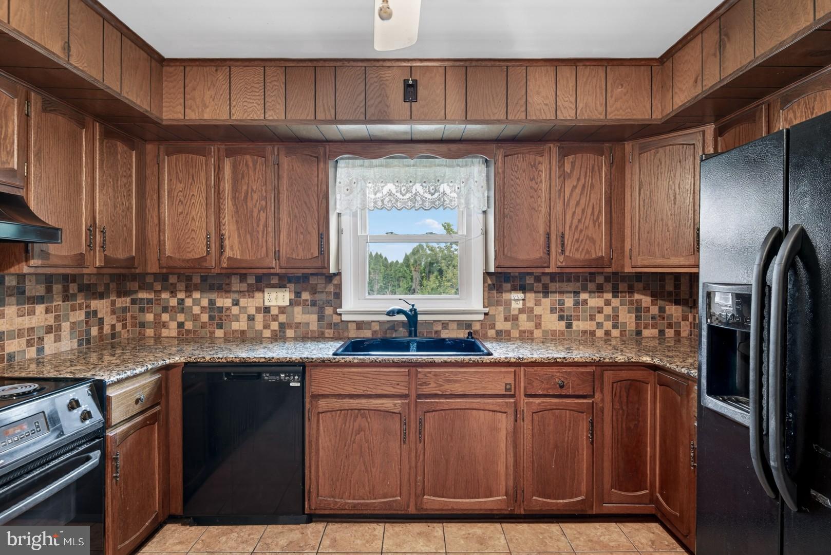 INDIAN CREEK - Residential