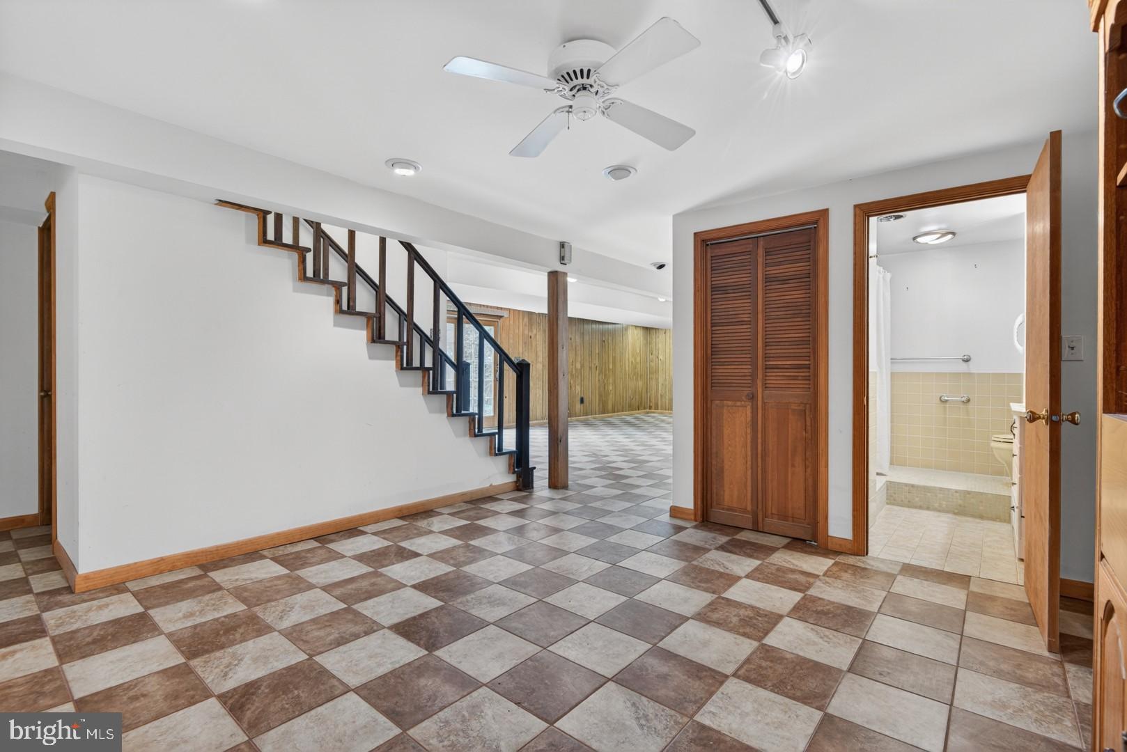 INDIAN CREEK - Residential