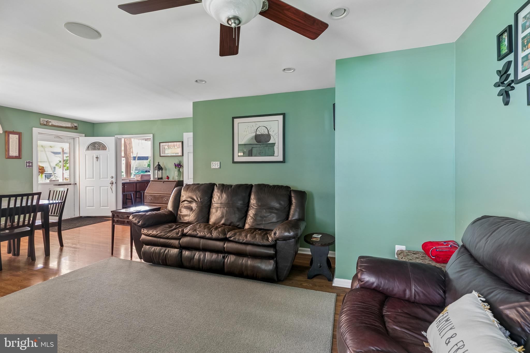 FOX CHASE - Residential