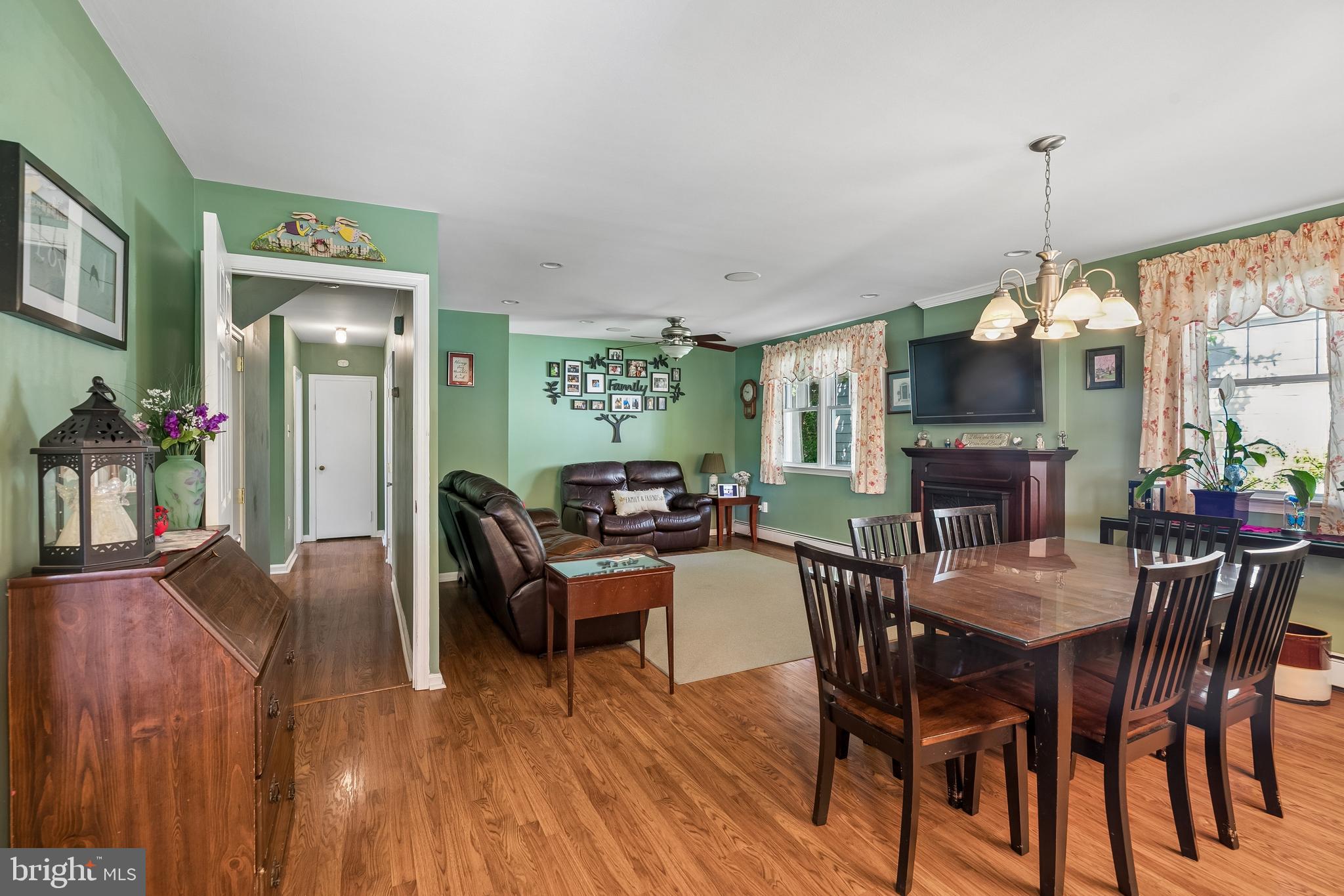 FOX CHASE - Residential