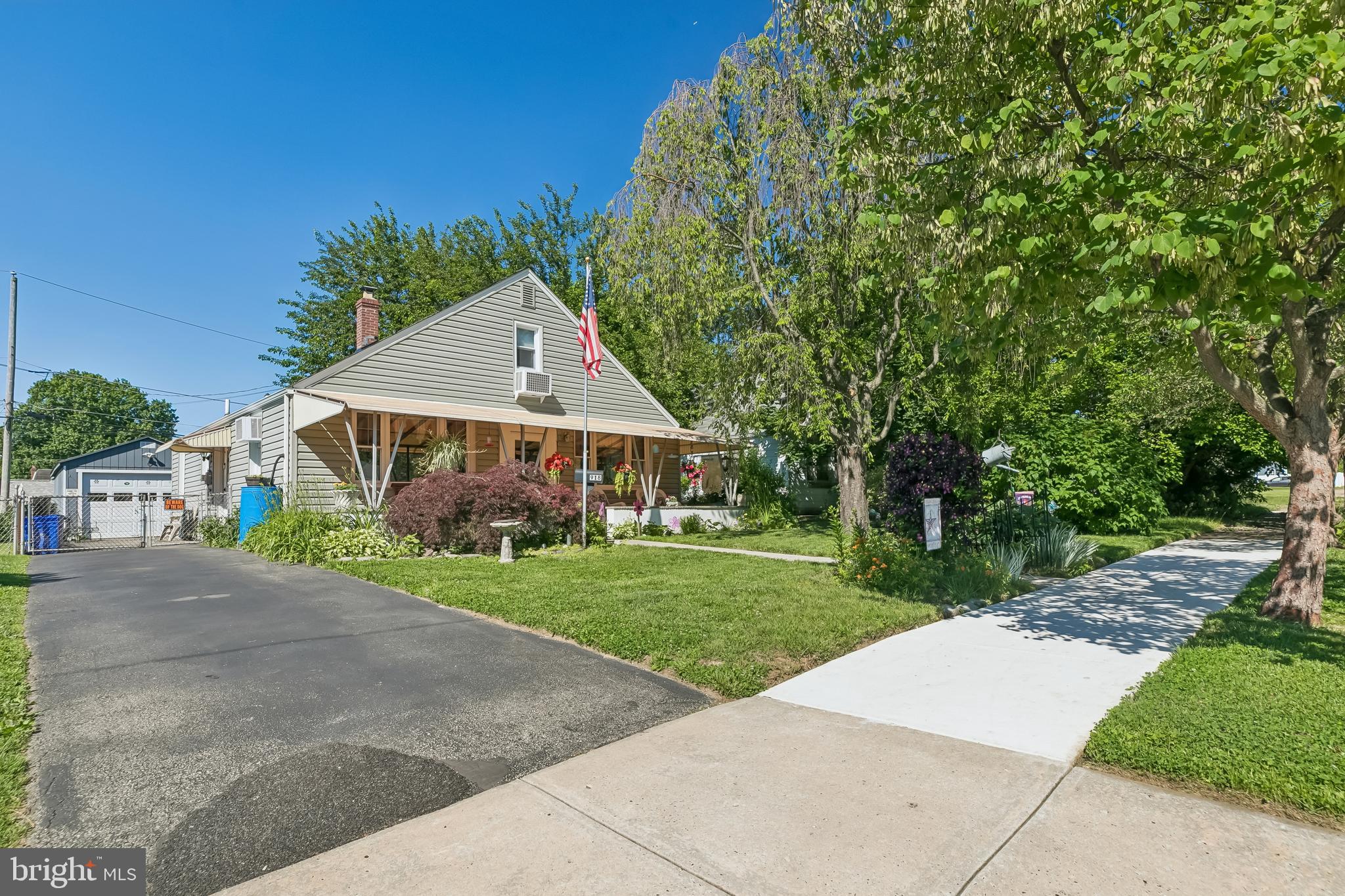 FOX CHASE - Residential