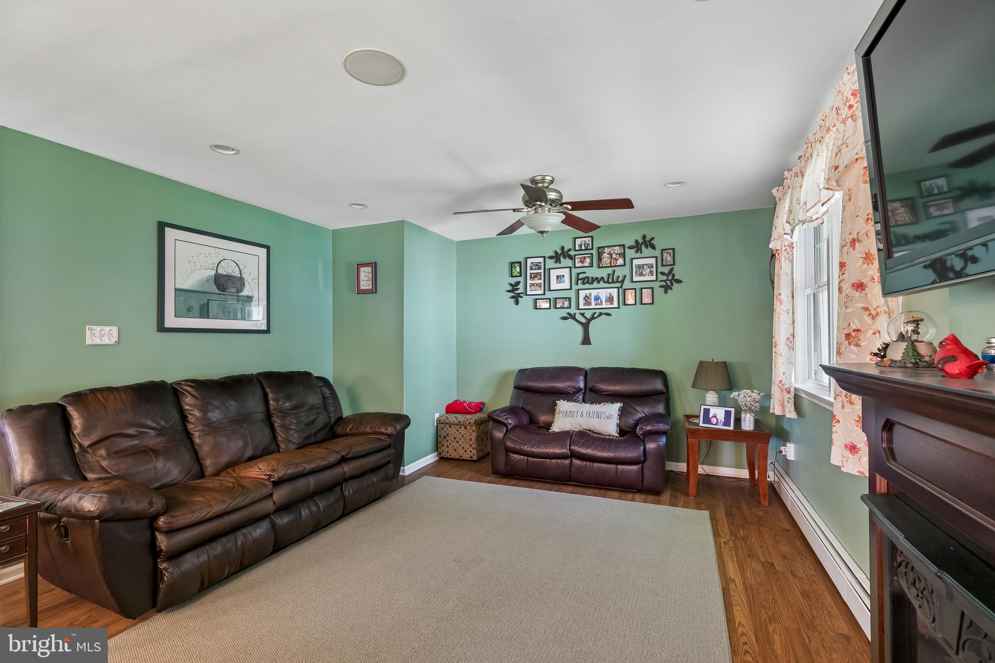 FOX CHASE - Residential