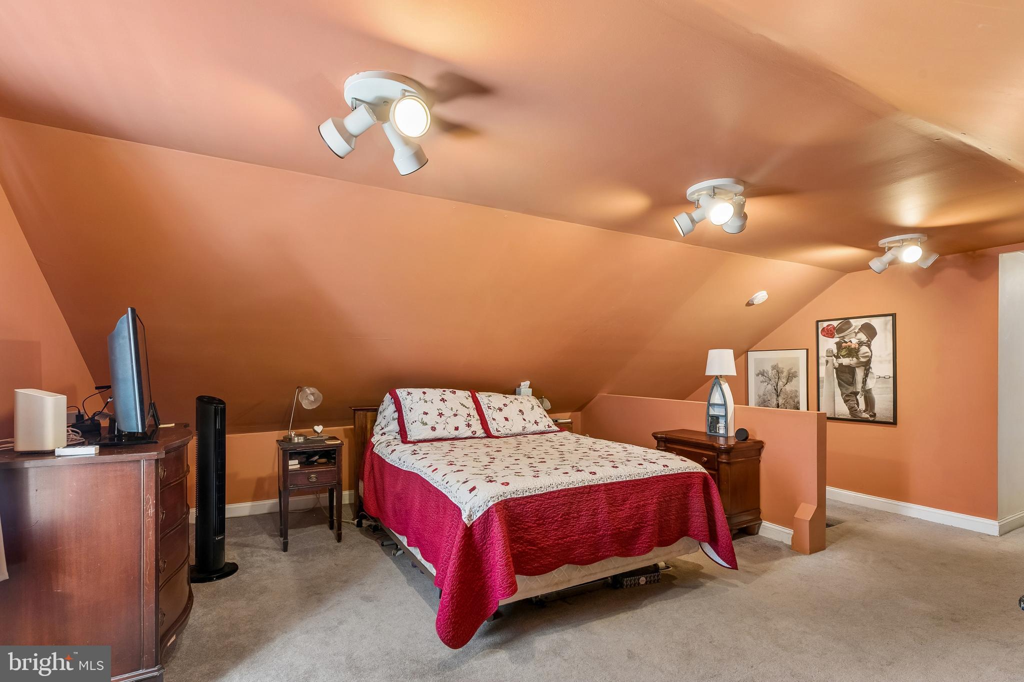 FOX CHASE - Residential