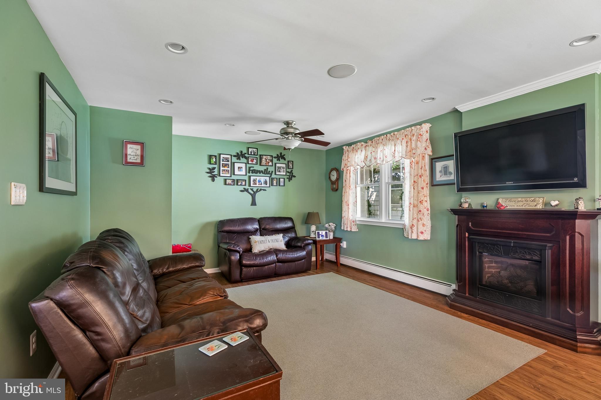 FOX CHASE - Residential