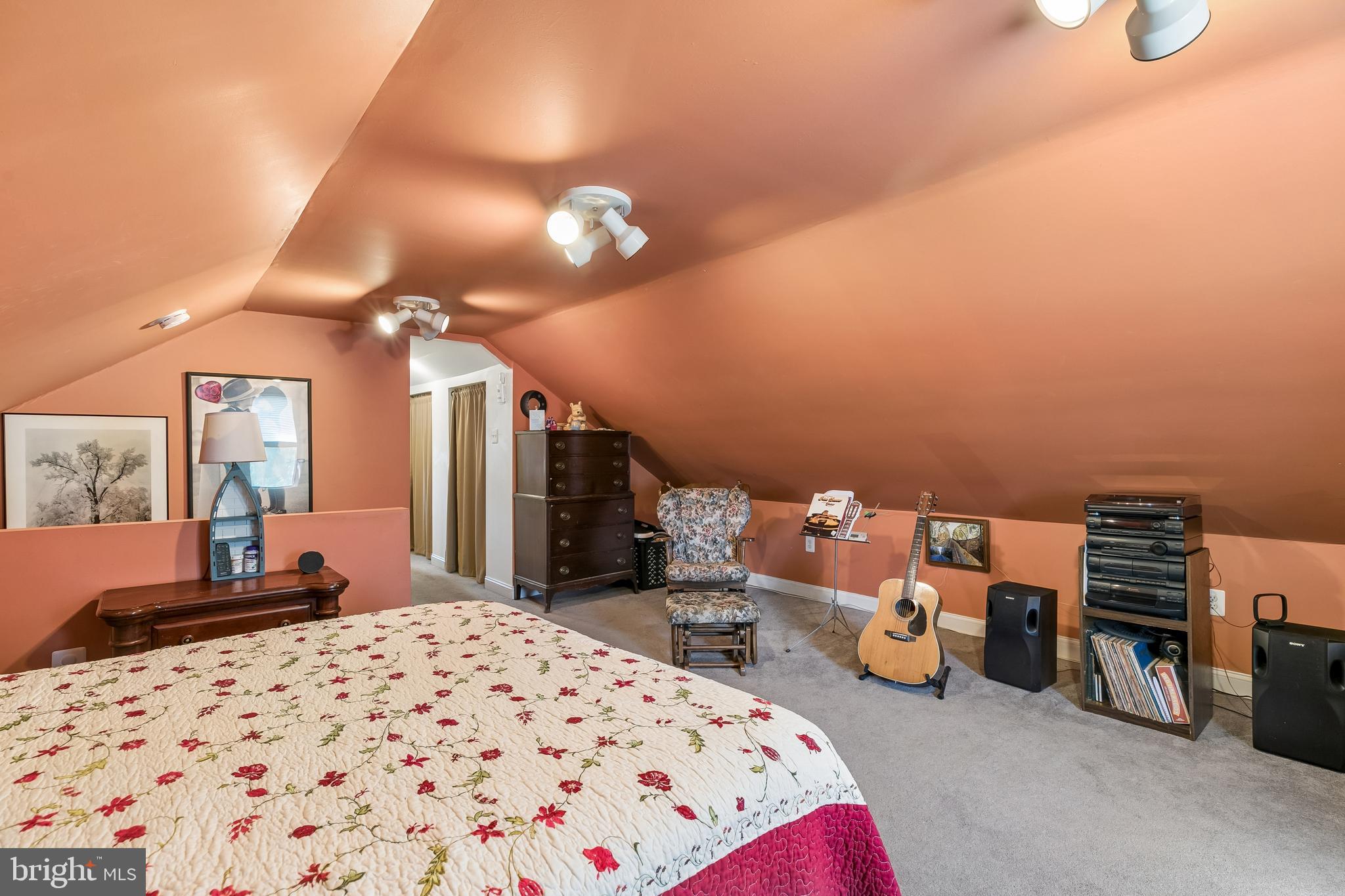 FOX CHASE - Residential