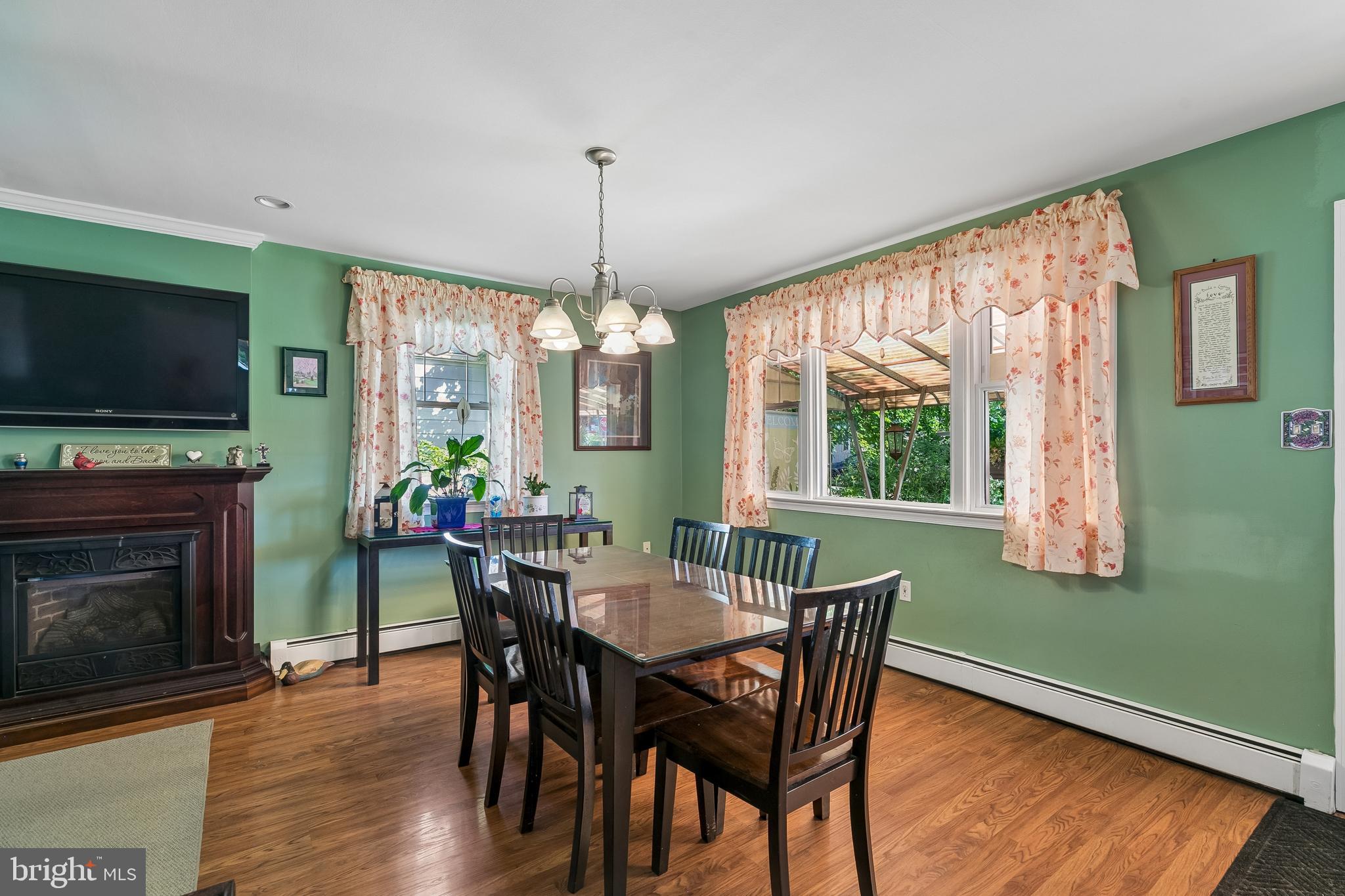 FOX CHASE - Residential