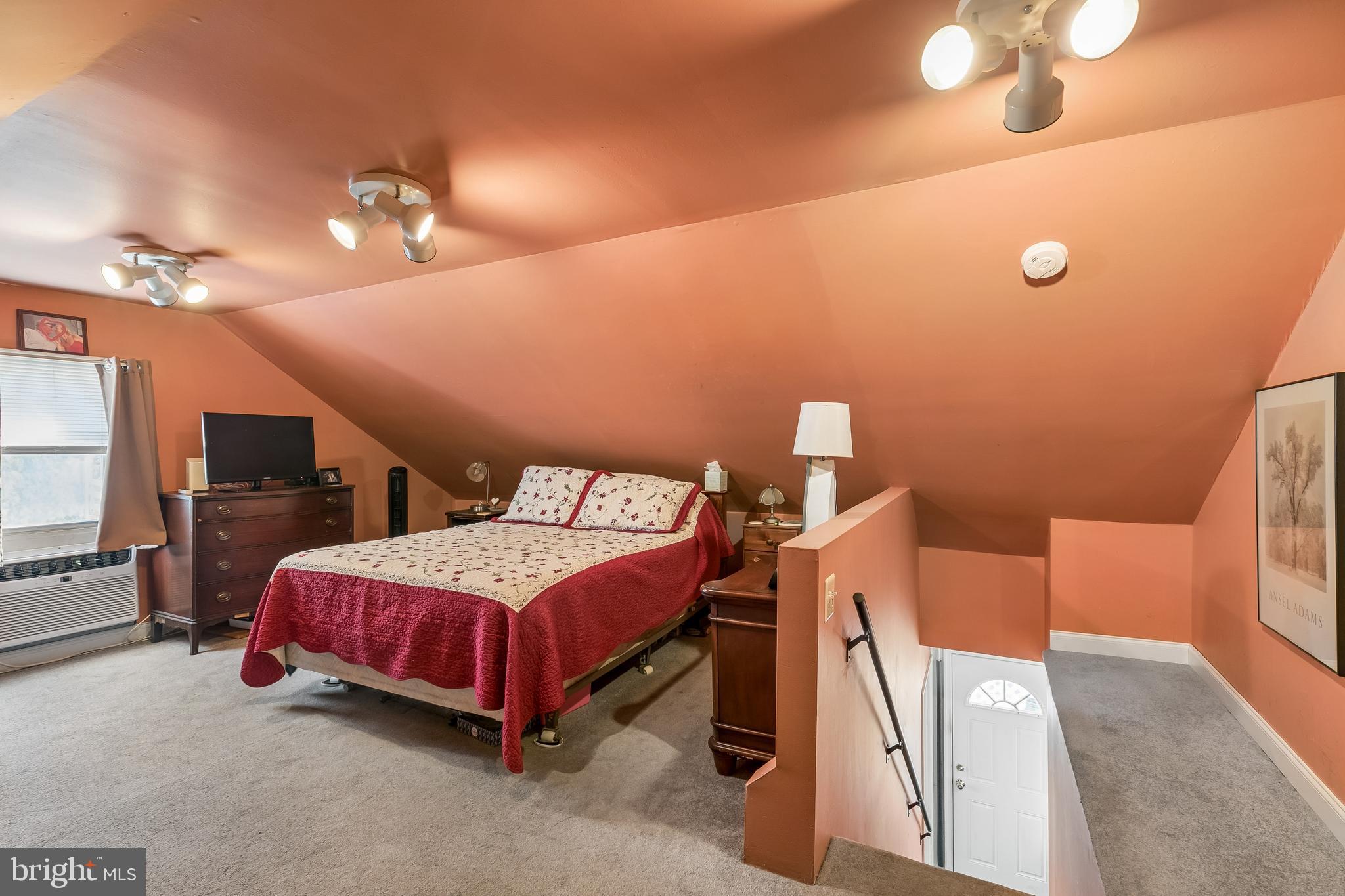 FOX CHASE - Residential