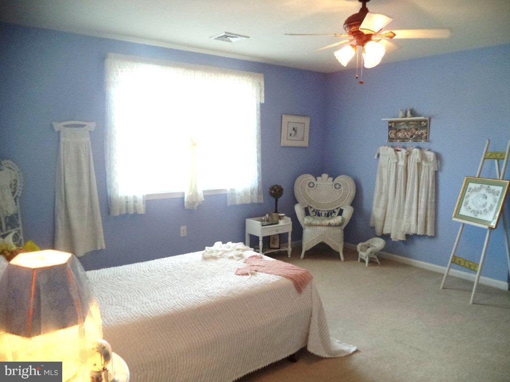 SPRING MEADOWS - Residential